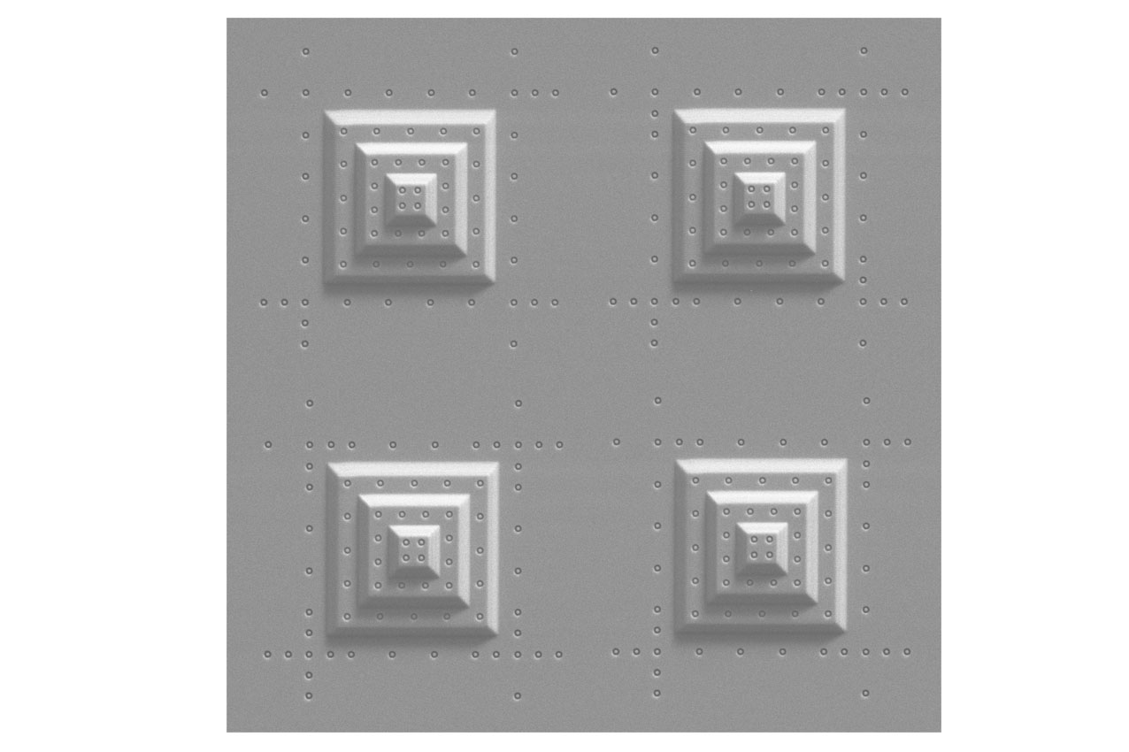 3D Kalibrierungsstandard MMC80 SEM