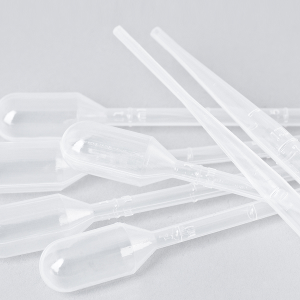 PIPETTES & SYRINGES