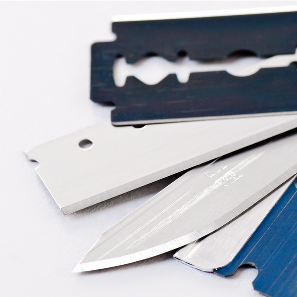 SCALPELS & BLADES